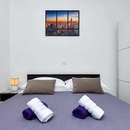 Family Leona דירה