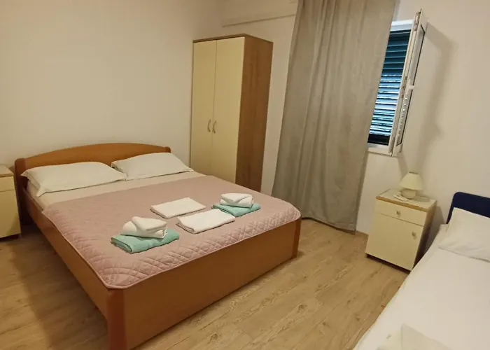 Διαμέρισμα Family Leona Μακάρσκα