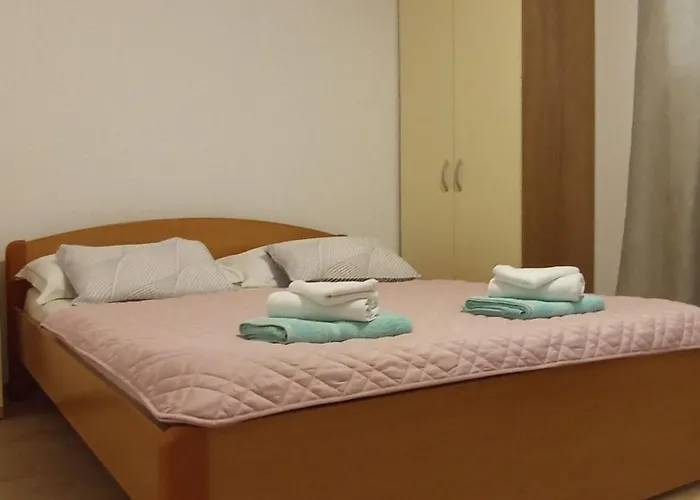 Family Leona Μακάρσκα