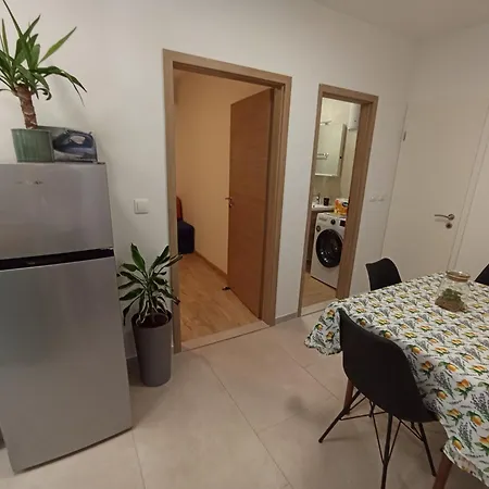 Family Leona Апартаменти