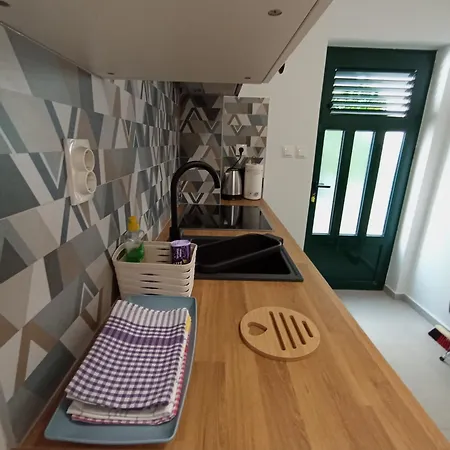 Family Leona Apartament Makarska