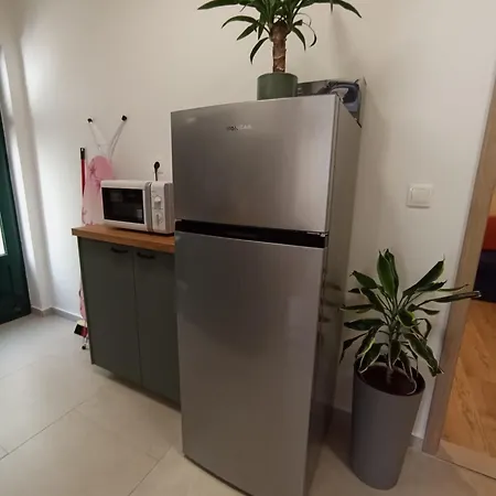 Family Leona Апартаменти Макарська