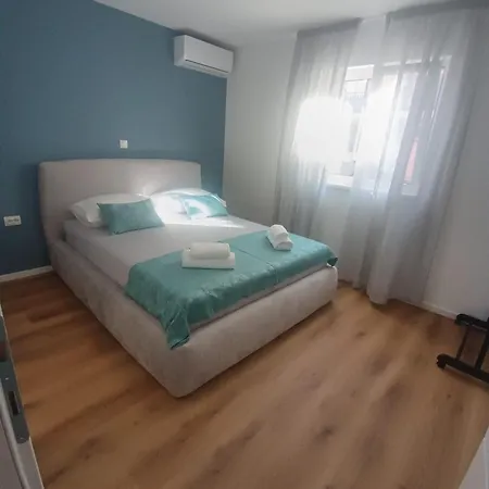 Family Leona Apartman Makarska