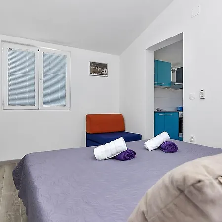 Family Leona * Makarská