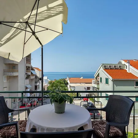 Апартаменти Family Leona Макарська