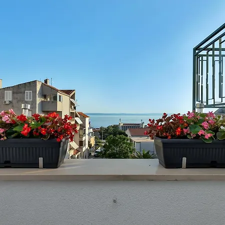 Family Leona Makarská