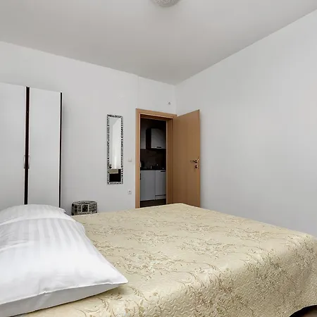 Family Leona Makarská