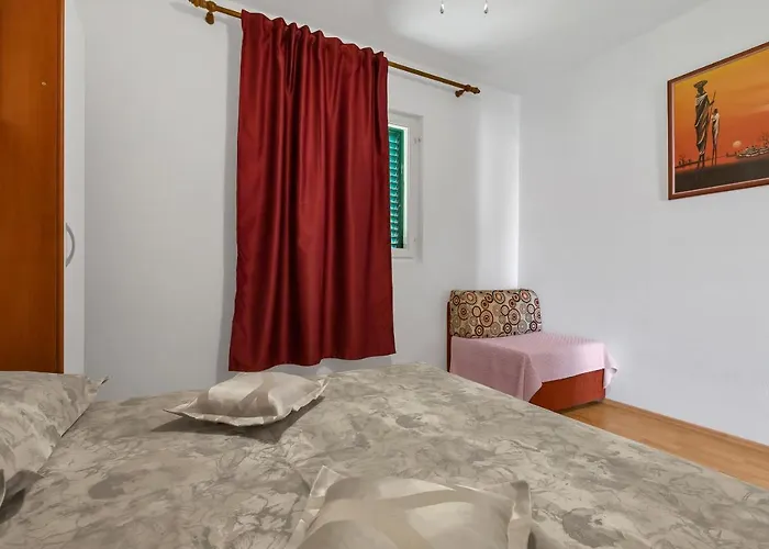 Family Leona * Makarská