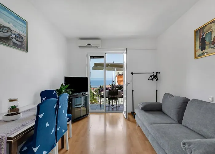 Family Leona * Makarská