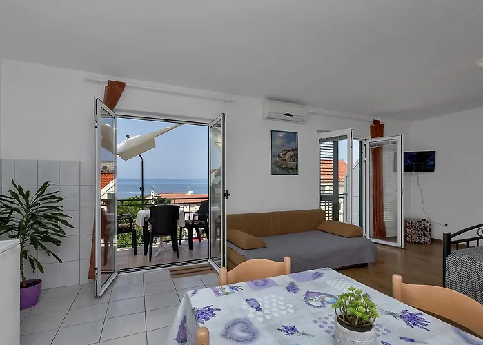 Family Leona * Makarská