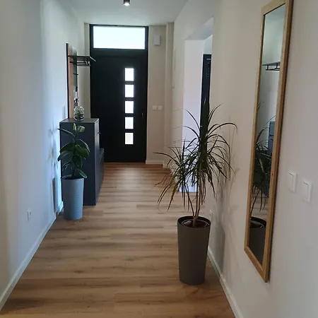 Apartment Family Leona *
