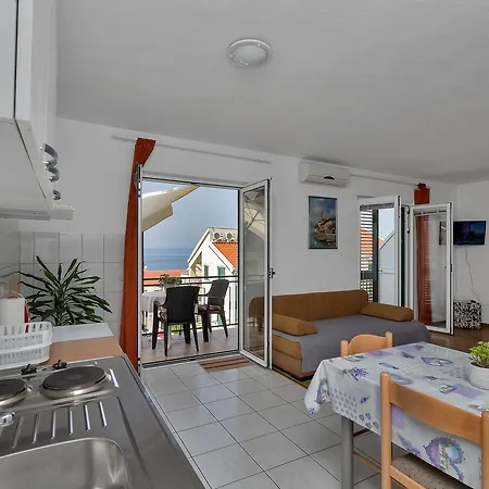 Family Leona * ماكارسكا